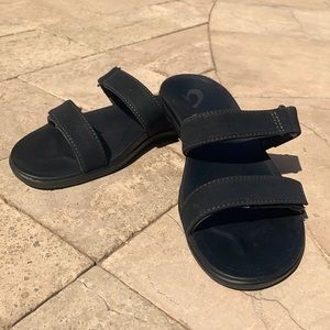 Olukai Kipuka adjustable black slip on sandals sz7